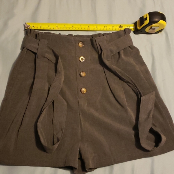 *LAST CHANCE* Ardene High-waisted Shorts - Picture 3 of 3